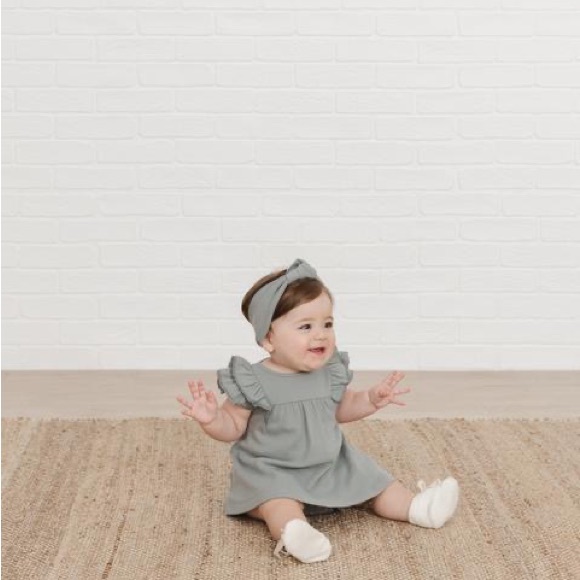 🆕 Quincy Mae 💚 Flutter Dress 6-12M NWT - Picture 2 of 5